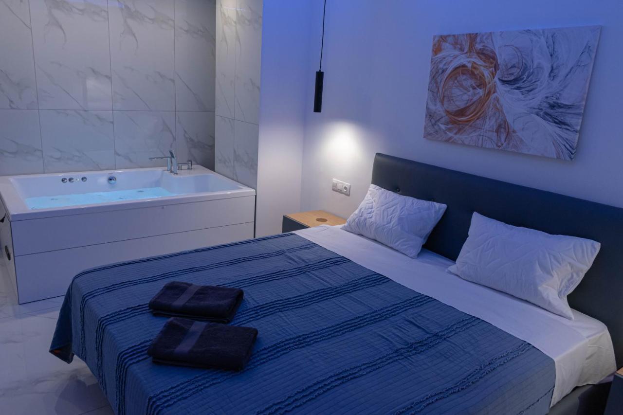 Athens Jacuzzi Apartment Buitenkant foto